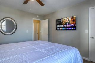 Stylish Haven NEW Walk to the Ocean Smart TVs Wifi - Myrtle Beach - 1