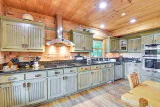 Expansive Sky Valley Lodge with Mountain Views! - Sky Valley - 3