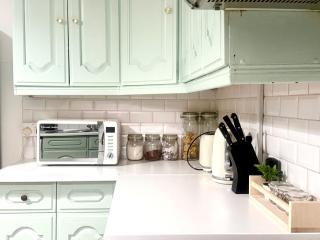 Entire 3 Bedroom Home With Garden In London - Edmonton - 4