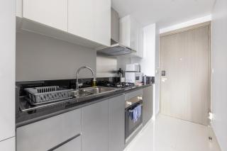 Stunning Canal Viewbusiness Bay High Floorstudio - Dubai - 1