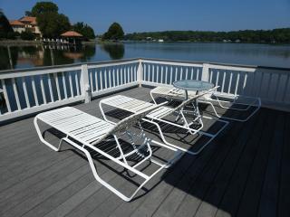 Lakefront Bungalow - Mooresville - 0