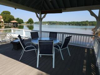 Lakefront Bungalow - Mooresville - 8