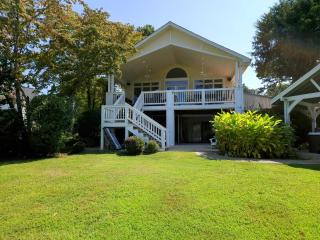 Lakefront Bungalow - Mooresville - 2