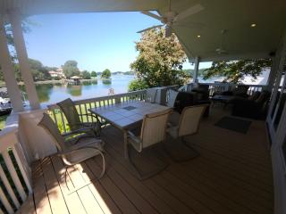 Lakefront Bungalow - Mooresville - 1