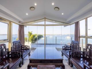 WaterFront Stunning Antique 4Rms 7Beds HolidayHome - 0