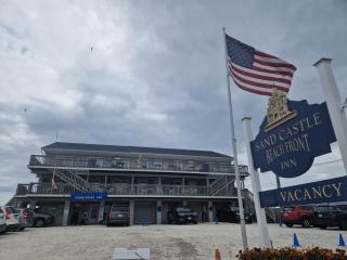 Sandcastle Beachfront Inn - Westerly - 0