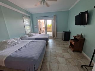 Sandcastle Beachfront Inn - Westerly - 7