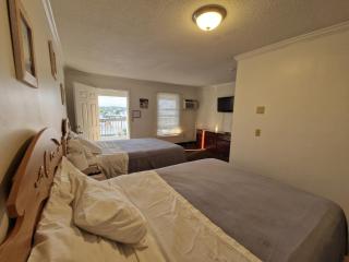Sandcastle Beachfront Inn - Westerly - 1