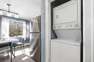 Jazzy Charmer with 3 Queen BedsJazzy Charmer - 4