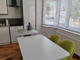 Two bedroom apartment in Dollis Hill - London - 1