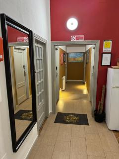 Crown Guest House - 1