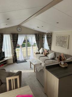Hares Haven pet friendly sleeps 6 - Hull - 4