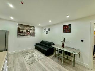One Bedroom Apartment with parking close to city centre - Cardiff - 3
