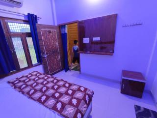 Sasta In Guest House - Ayodhya - 1