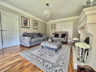 Home For Christmas Holidays - The Birches - 1