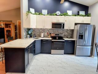 Hot Tub Hideaway 3 BR - 5