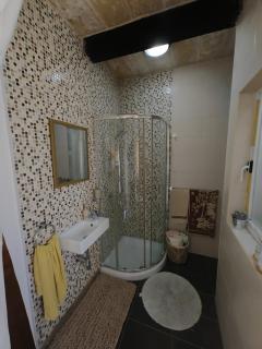 Private Room with shower en-suite and terrace - Balzan - 7