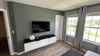10 Bedrooms 8 Bathrooms Windsor Cay 16392 Sk - 1