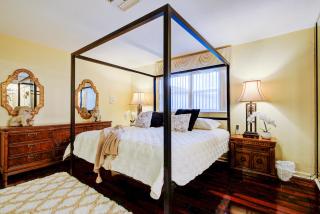 Classic Modern 3-Bedroom Oasis - 5