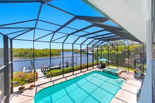 5 Bedroom Family Beach and Pool House on Bonita Beach, Sleeps 11 - 0