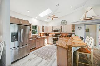 5 Bedroom Family Beach and Pool House on Bonita Beach, Sleeps 11 - 5