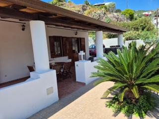 Casa Gialla - Città di Lipari - 9