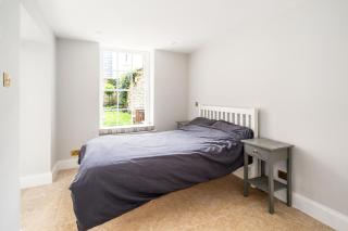 Parade Gardens Boutique Apartments- Central, Grade I Listed, 4K TVs, Hidden Views - Bath - 4