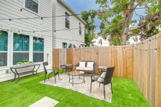 Modern Houston Home w/ Yard, 3 Mi to Toyota Center - 8