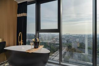 Hanza Tower Original 21st Floor- Sea and City-View - 8