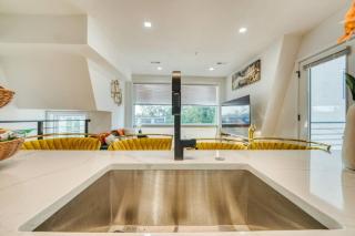Luxury City Centered Oasis - Washington - 3