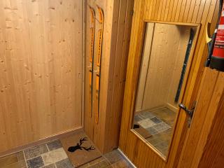 Ski in & Ski out Apartment at Chalet Heinrich - 3
