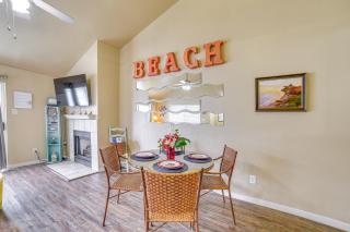 Bay View, Pool Access Romantic Galveston Retreat! - 2