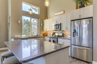 Gorge Retreat - Modern Carson Home with Mtn Views! - Carson - 4