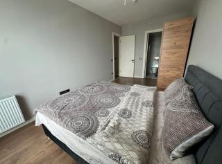 Cozy central 2 bedroom with balcony gym pool - Istanbul - 8