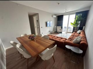 Cozy central 2 bedroom with balcony gym pool - Istanbul - 1