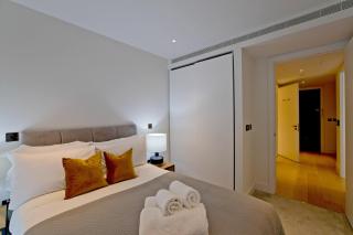 Fabulous Westfield 2 bed - London - 3