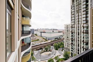 Fabulous Westfield 2 bed - London - 0