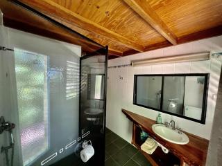 Tropical Cabin Retreat - Mission Beach - 6