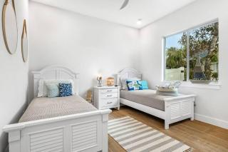 789 Brandnew Naples Villa-Large Heated Saltwater Pool - Naples - 5