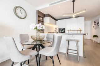Queens Place Classy Lvl 69 Apt w Skyline Views - Melbourne - 1