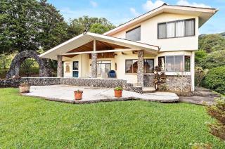Luxe - 5 Lakeview Villas - Weddings - Retreats - AC - Pool - Hot Tub - Sleeps 25 - 1