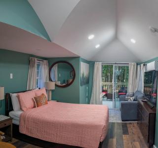 Hinckleys Dreamwood Cottages - 9