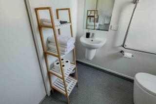 Modern Private Apartment with AC and free parking - Hamilton - 1