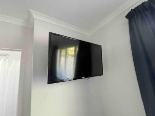 Modern Private Apartment with AC and free parking - 6