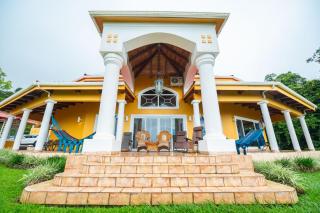 Luxe - 5 Lakeview Villas - Weddings - Retreats - AC - Pool - Hot Tub - Sleeps 25 - 4