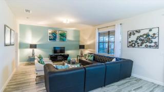 Comfy Vacation Home, Private Pool! - 1