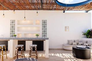 Spacious Penthouse with pool - 2