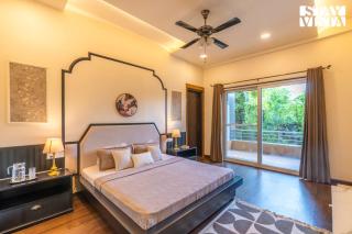StayVista at Wandering Vines Luxury 4BHK Indoor Pool Villa in Delhi Sohna - Sohna - 3