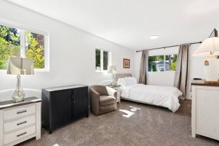 Welcome to Modern Bright Home! - Burien - 3