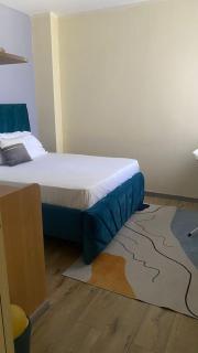 Beautifully furnished two bedrooom apartment with city views - 8